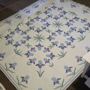 Hand-Quilted Blue Floral Bedspread - Blue Floral Design